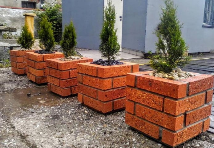 Bakstenen bloempotten