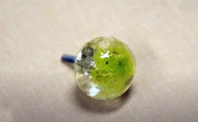 Handgreep met mos van epoxyhars