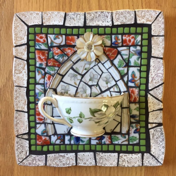 paneel met gebroken servies