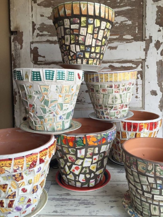 potten decoreren met gebroken servies