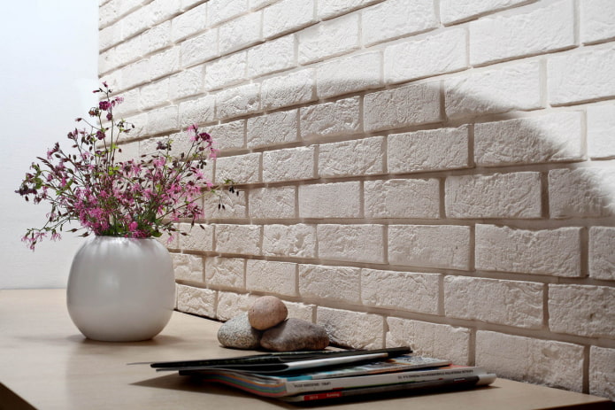 Bakstenen muur van gips