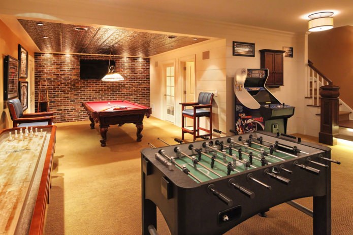 Interieur van een biljartkamer in een huis