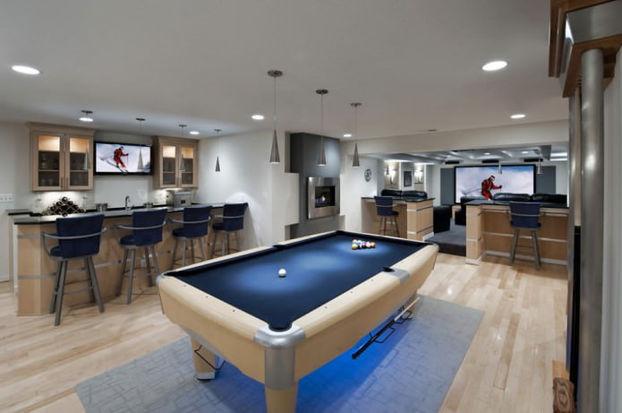 Interieur van de biljartkamer in huis