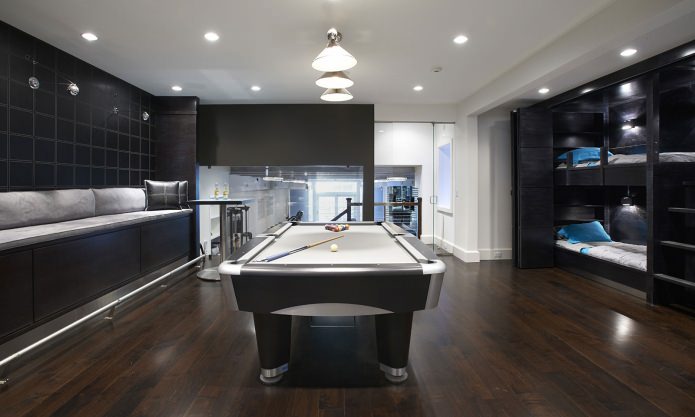 Interieur van een biljartkamer in huis