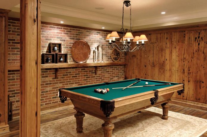 Interieur van een biljartkamer in huis