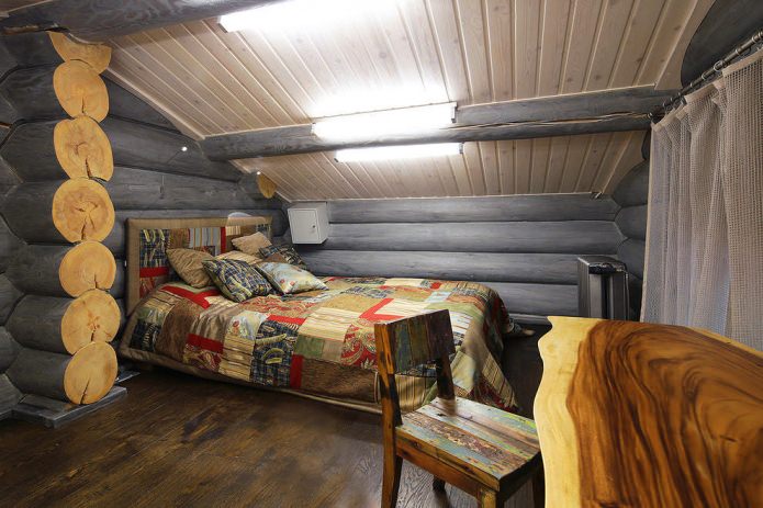 slaapkamer in een houten huis