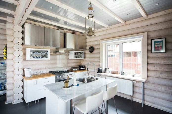keukenontwerp in het interieur van een blokhut