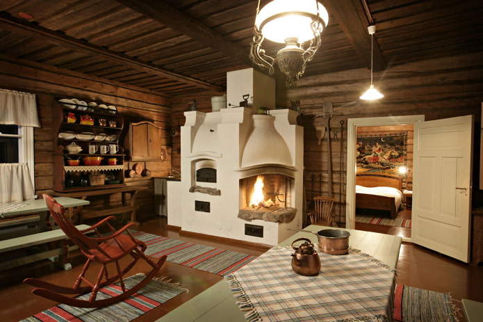 interieur van een blokhut in Russische stijl