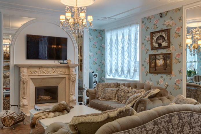open haard in het interieur van de woonkamer in een klassieke stijl