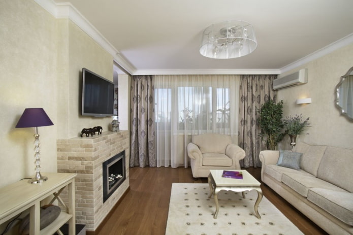 open haard in de hal in het interieur van het appartement