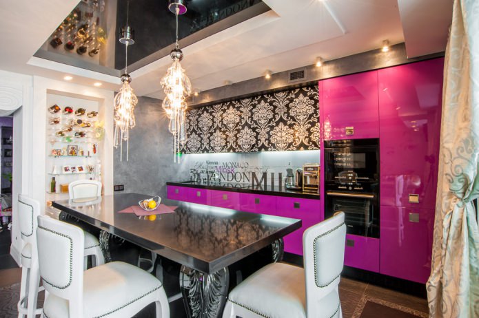 zwart-wit plafond in de keuken