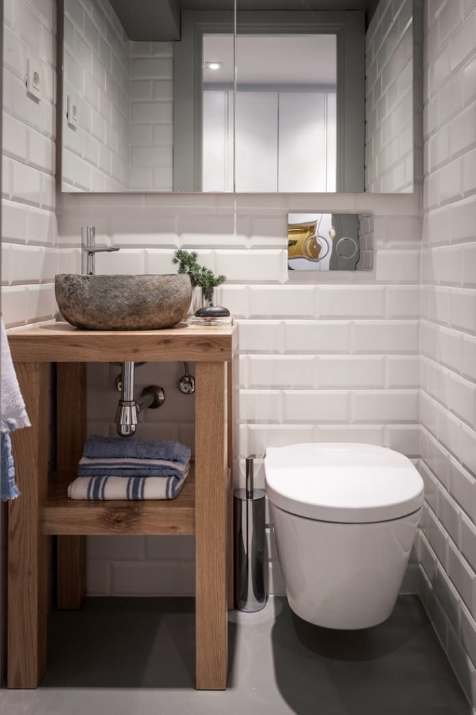 Interieur van een toilet in Scandinavische stijl