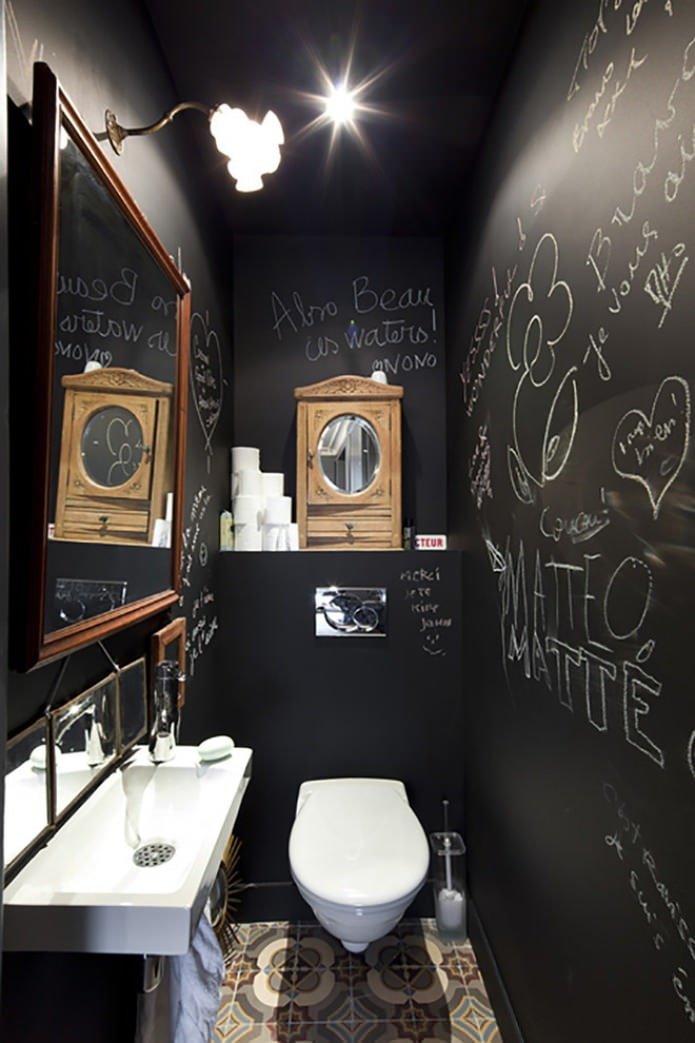 interieur van een zwart toilet