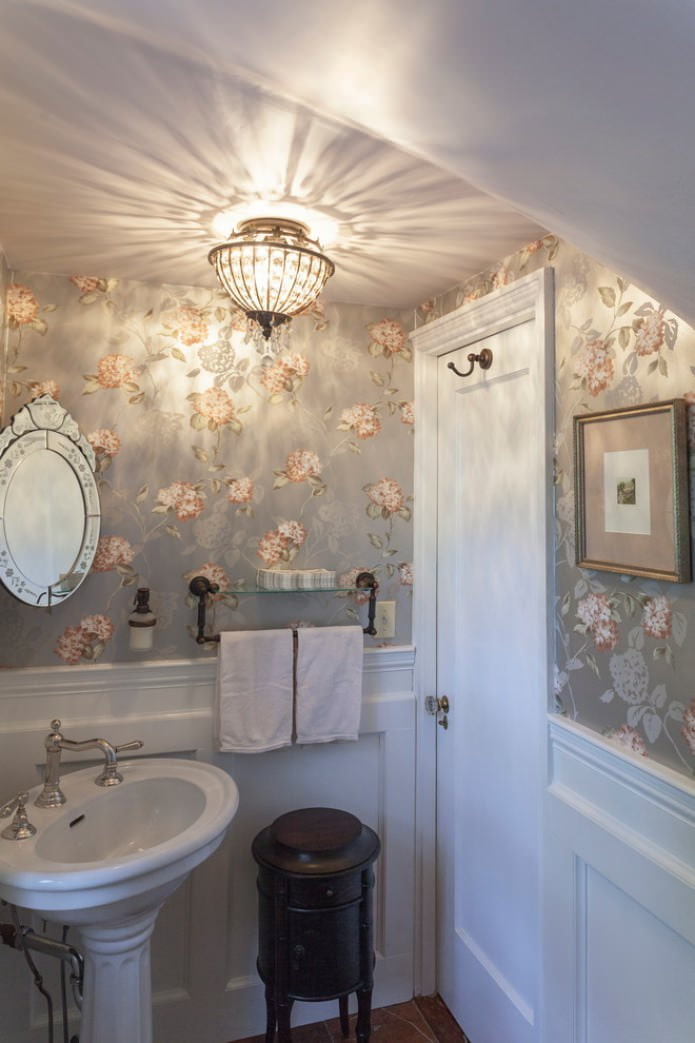 Toiletinterieur in Proven?aalse stijl