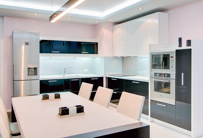 Keukeninterieur in zwart-wit