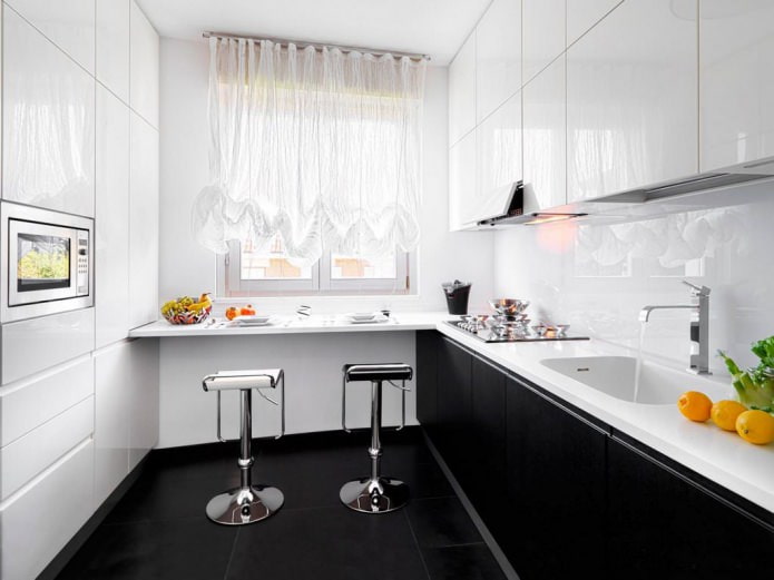 Zwart-wit keukeninterieur