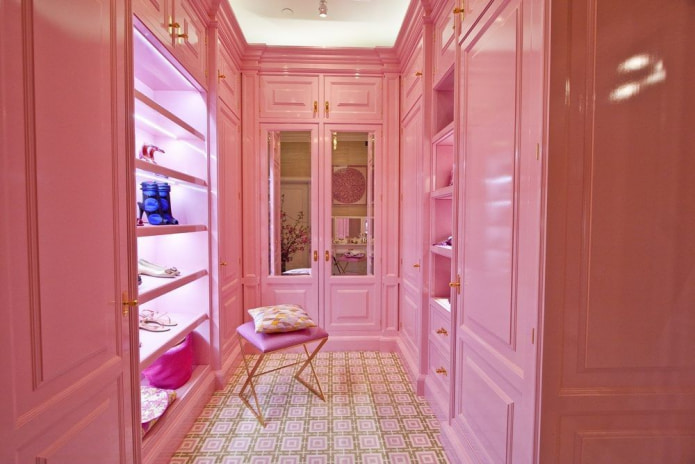 roze kledingkast