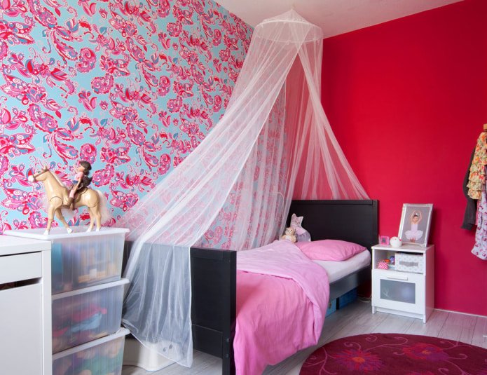 Roze en blauwe kinderkamer