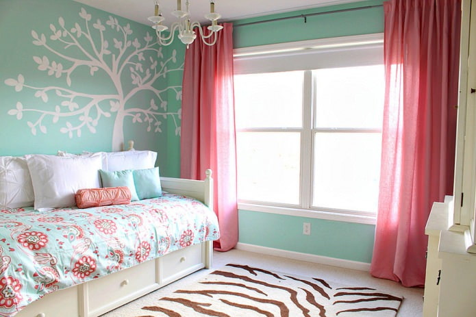 roze en turquoise kinderkamer