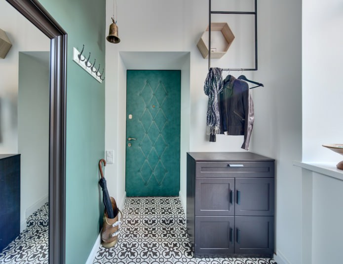 voordeur in het interieur