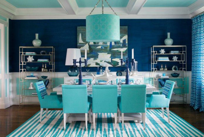blauw-turquoise eetkamer