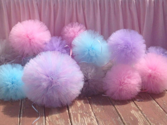 veelkleurige pompons