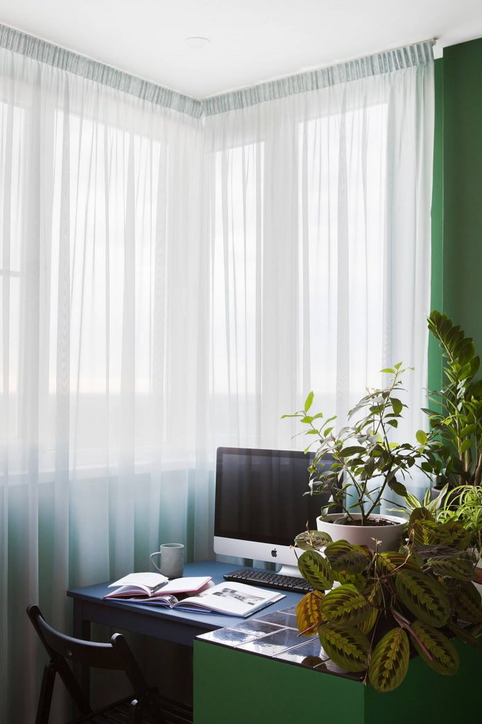 studeren op het balkon