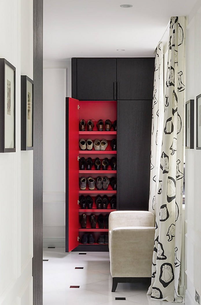 schoenen in de kast