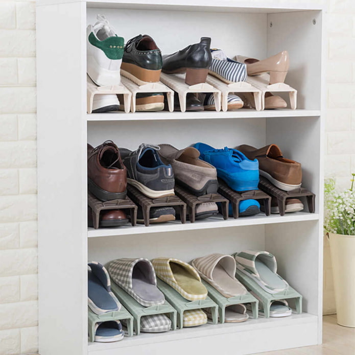 kast met schoenenstandaards