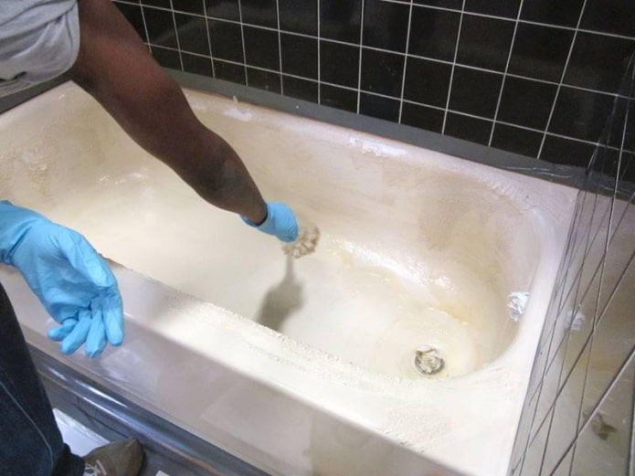 Acryl badkuipwanden met zeepresten