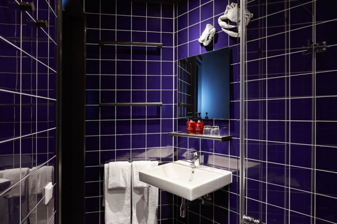 voegmiddel voor blauwe tegels in het interieur