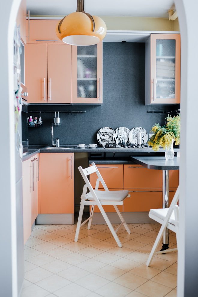 Klapstoelen in de keuken