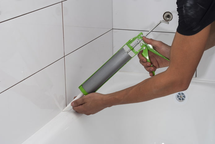 kit voor de voeg van de badkamer