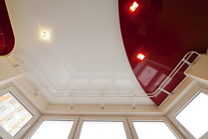 Wandlijst en spanplafond
