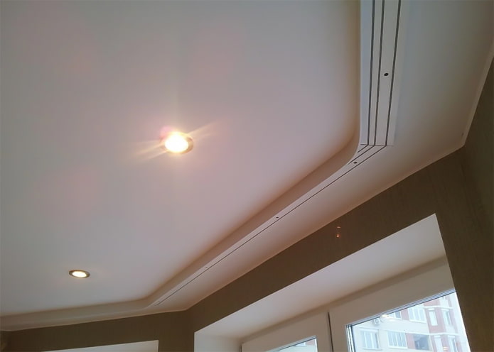 bevestiging van de lijst aan het plafond