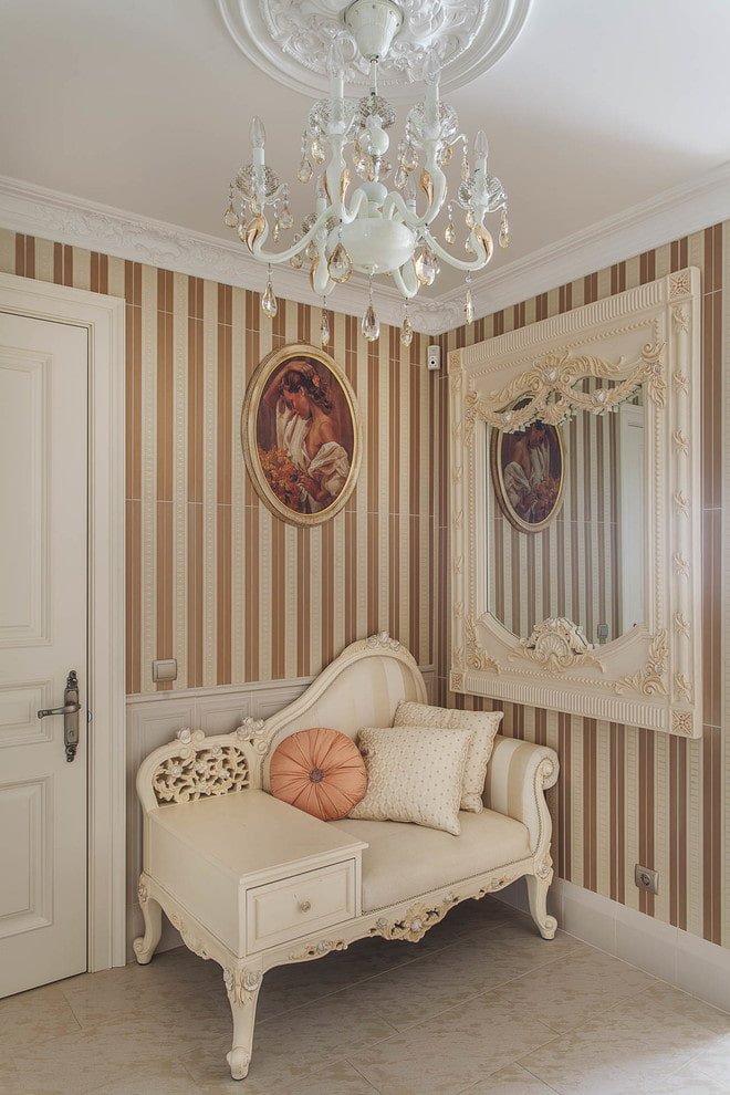 schilderij in het interieur van een klassieke gang
