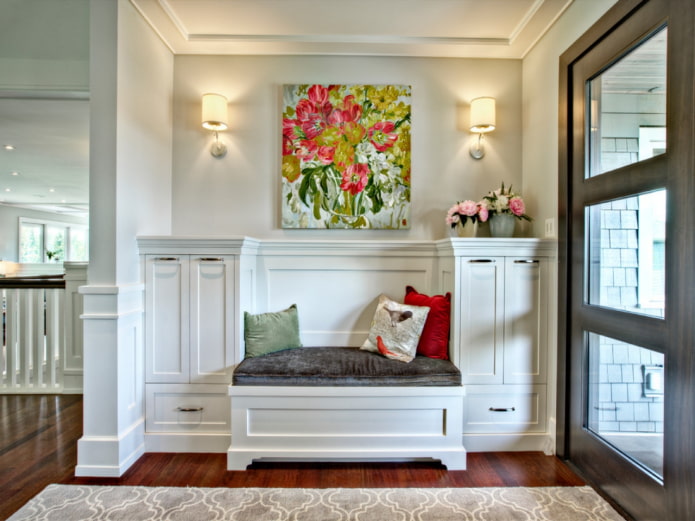 schilderij met bloemen in het interieur van de gang