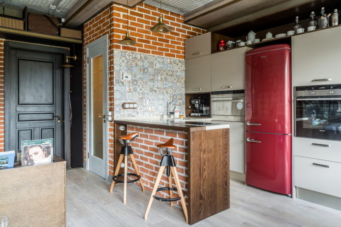 koelkast in het midden van de keukenset