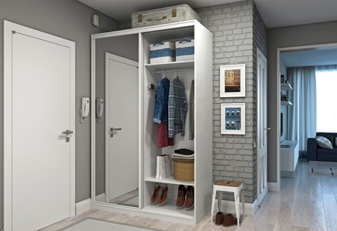 spiegelgarderobe in de gang