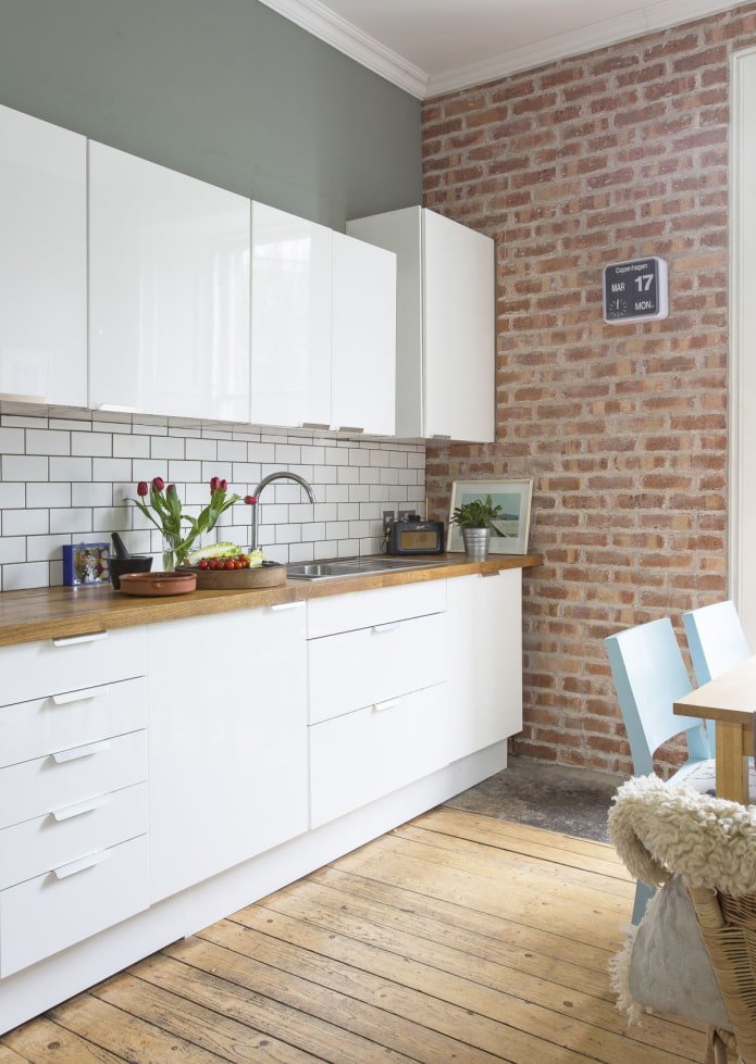 metselwerk in het keukeninterieur