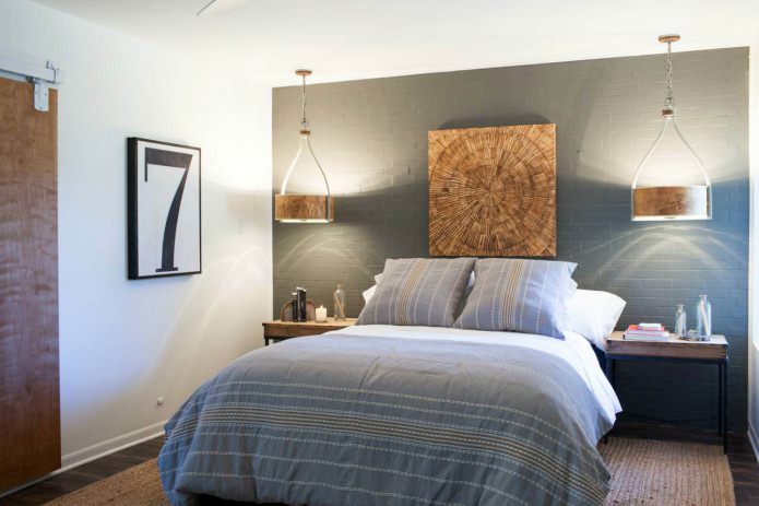 Grijs bakstenen behang in het interieur van de slaapkamer
