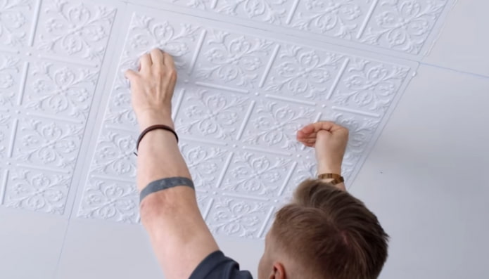plafond lijmen