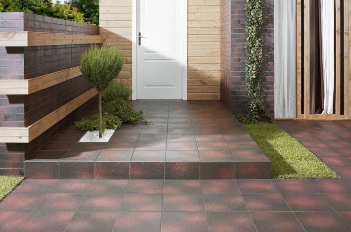 veranda met klinkertegelbekleding