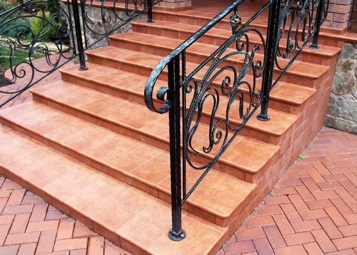 veranda met klinkertegelbekleding