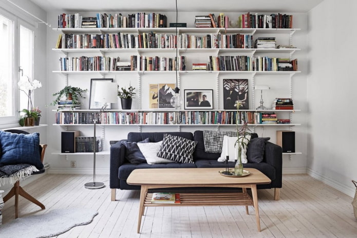 boekenplanken in het interieur in een Scandinavische stijl
