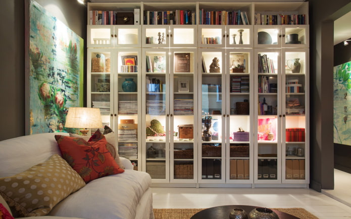 boekenplank in het interieur 