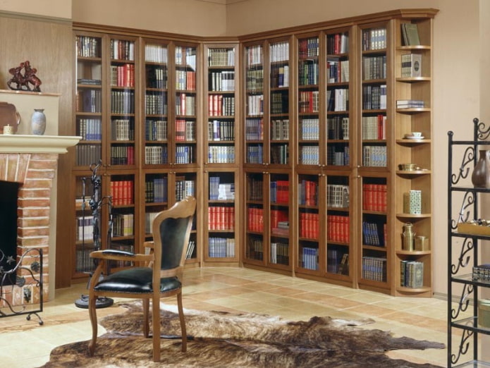 boekenplanken in de hoek in het interieur