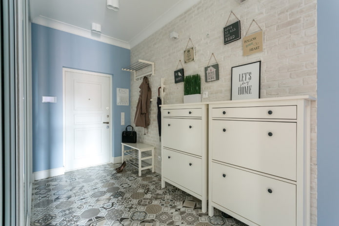 ladekast in het interieur van de gang