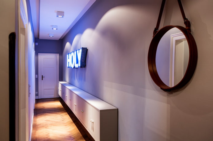 ladekast in het interieur van de hal