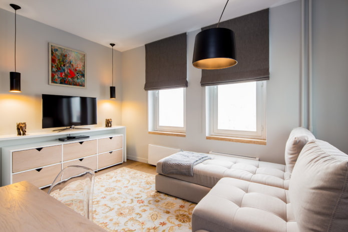 korte vouwgordijnen in een moderne stijl